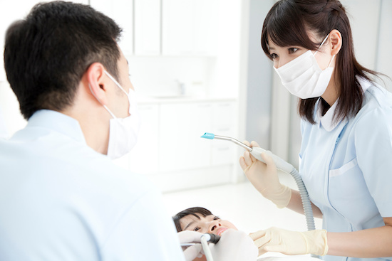 歯科衛生士の仕事風景